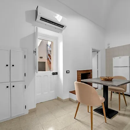 Incantevole Al Centro Apartment